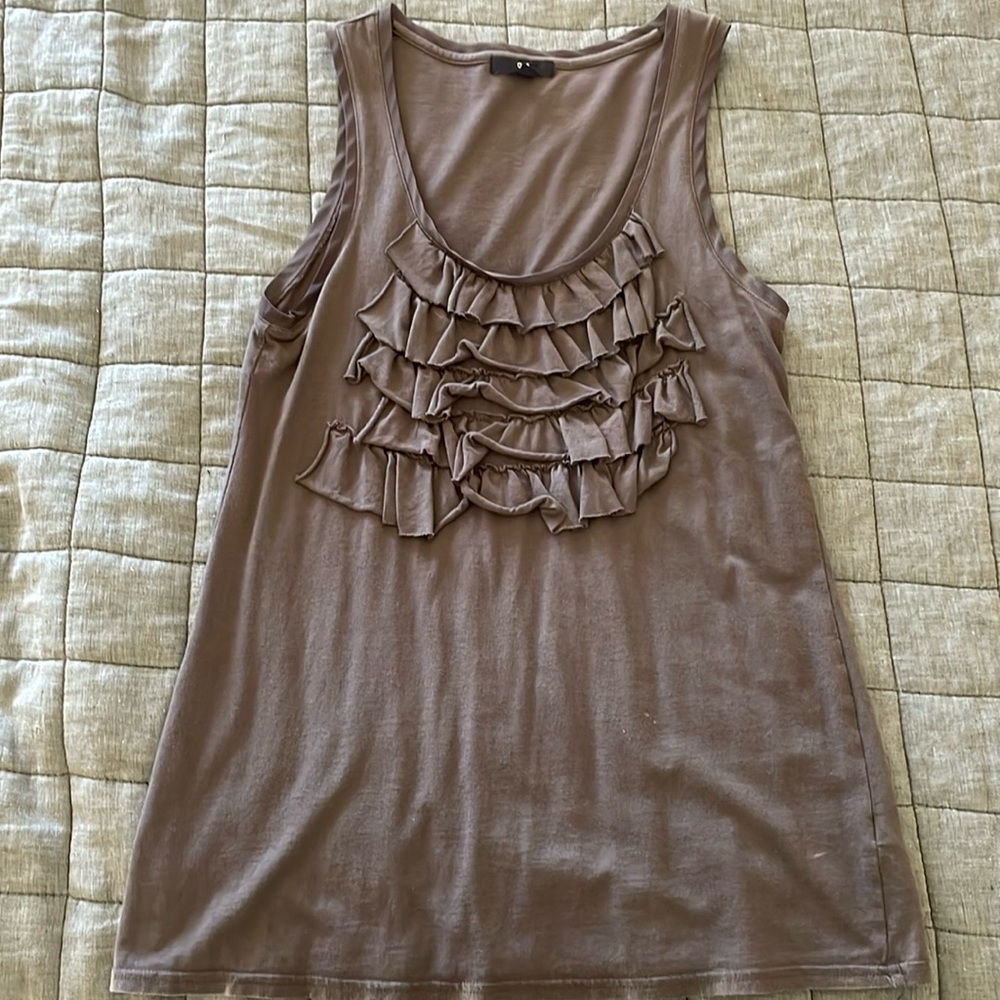 Gap small ruffle tank